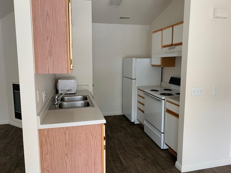 Kitchen | Southgate Apartments in Sandy, UT