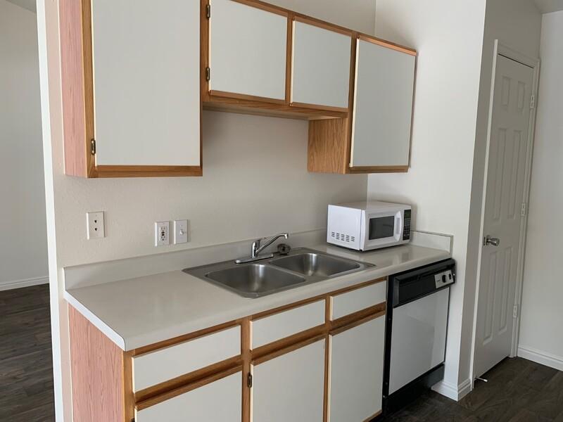 Fully Equipped Kitchen | Southgate Apartments in Sandy, UT