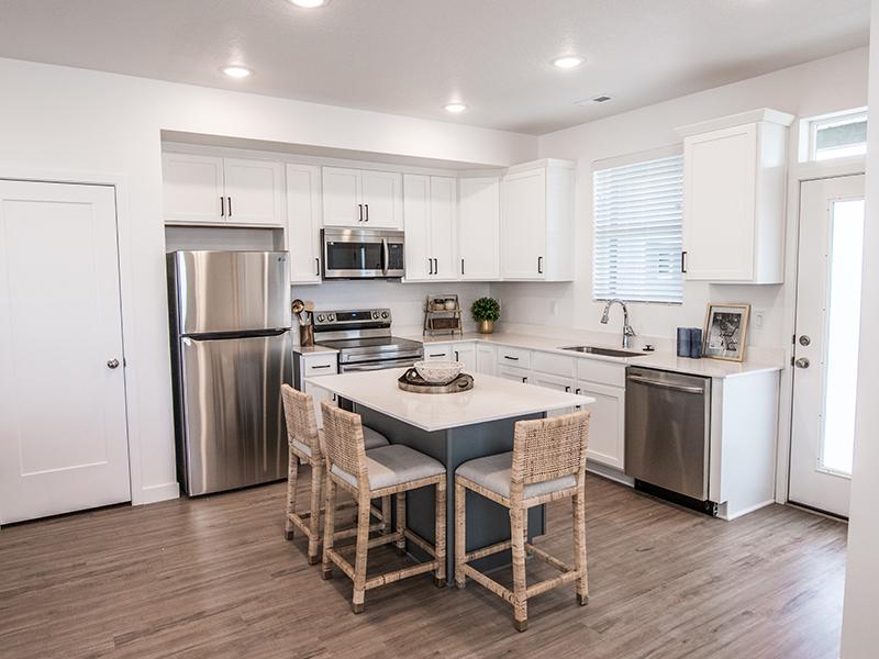 Dining Area & Kitchen | Station Parkway Townhomes