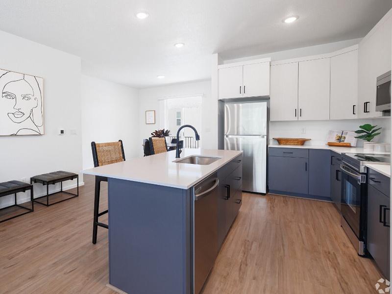 Fully Equipped Kitchen | Stonebrook Townhomes