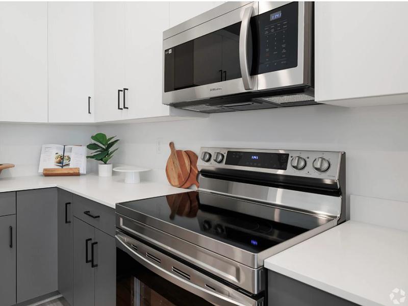 Stainless Steel Appliances | Stonebrook Townhomes