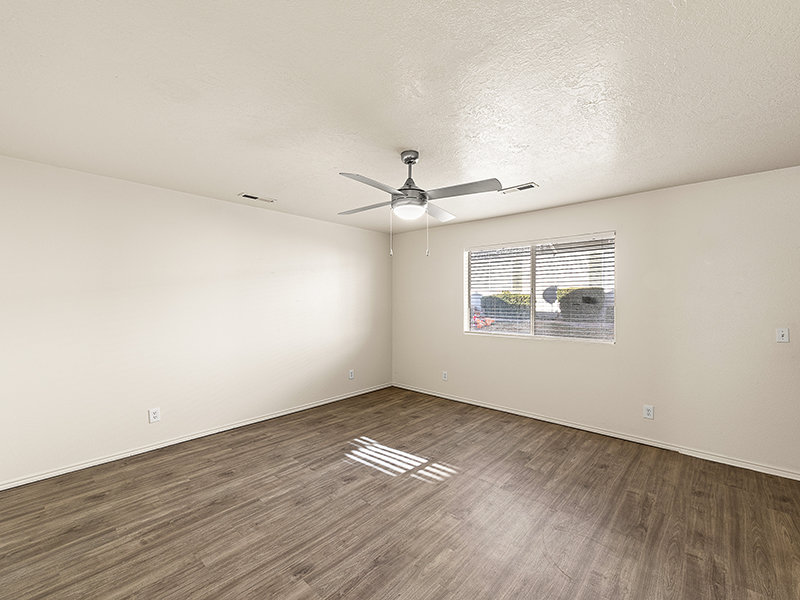 Bedroom with Ceiling Fan | Sunridge Apartments