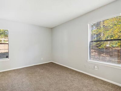 Carpeted Bedroom | Terrace Oaks