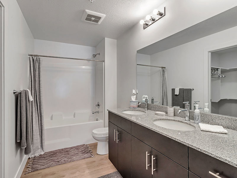 Luxury Bathroom | Lex Apartments