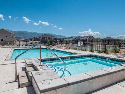 Hot Tub | The Park Townhomes in Layton, UT