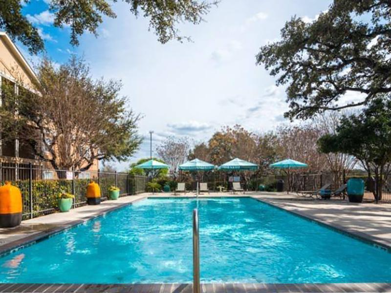 Swimming Pool | The Ridge at Bandera Apartments in San Antonio, TX