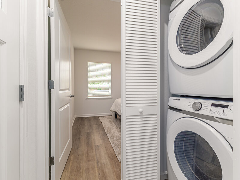 Washer and Dryer | 1 Bedroom Apartment | Valencia at the Park