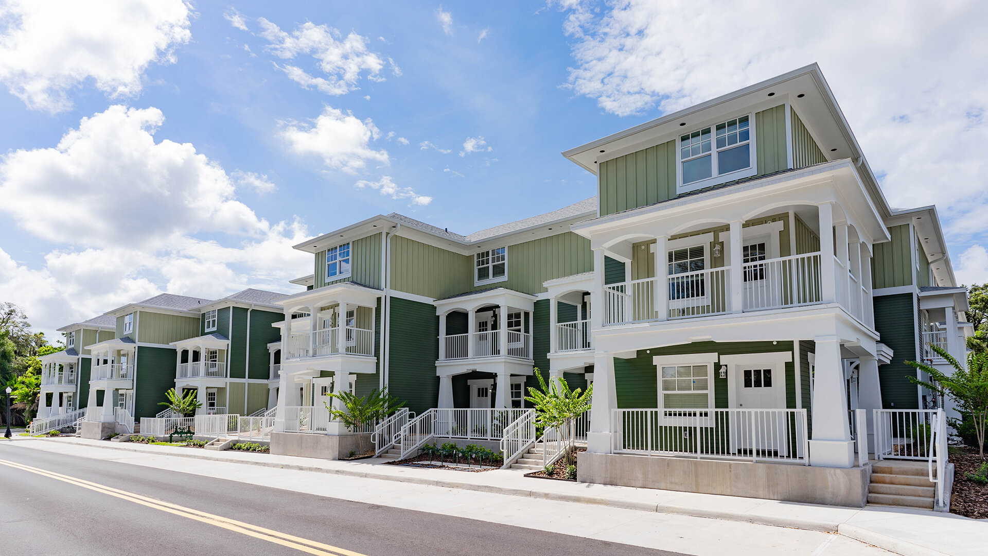 Valencia at the Park Apartments in Lakeland, FL