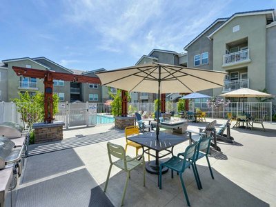 Pool Side Furniture | Vela Apartments in Santee, CA